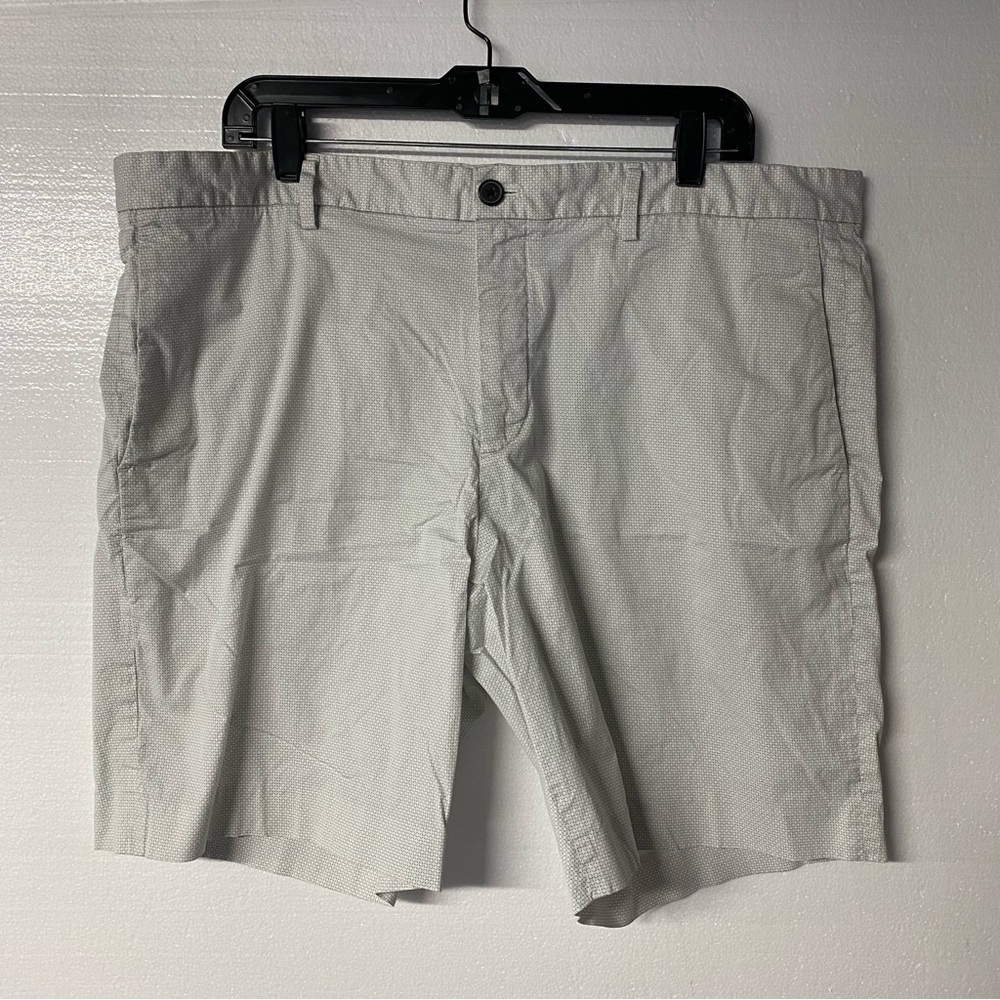 Theory Shorts Men 40 White Gray Geometric Print Cotton Chino Preppy 6” Casual